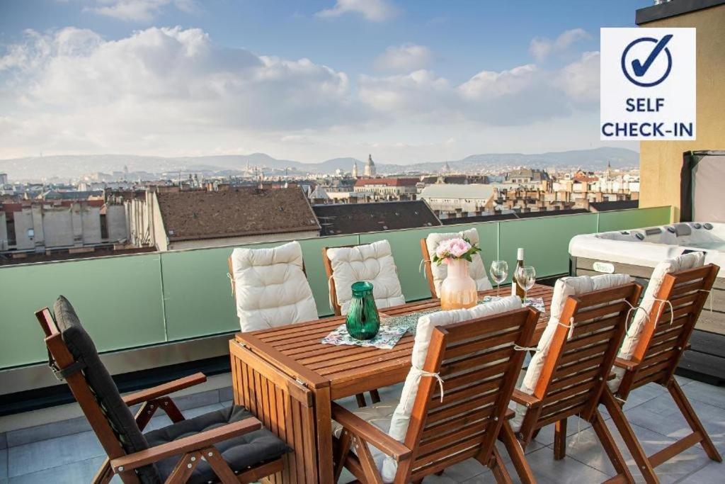 Апартаменты Centropolitan Penthouse #Jacuzzi #Freeparking Будапешт Экстерьер фото